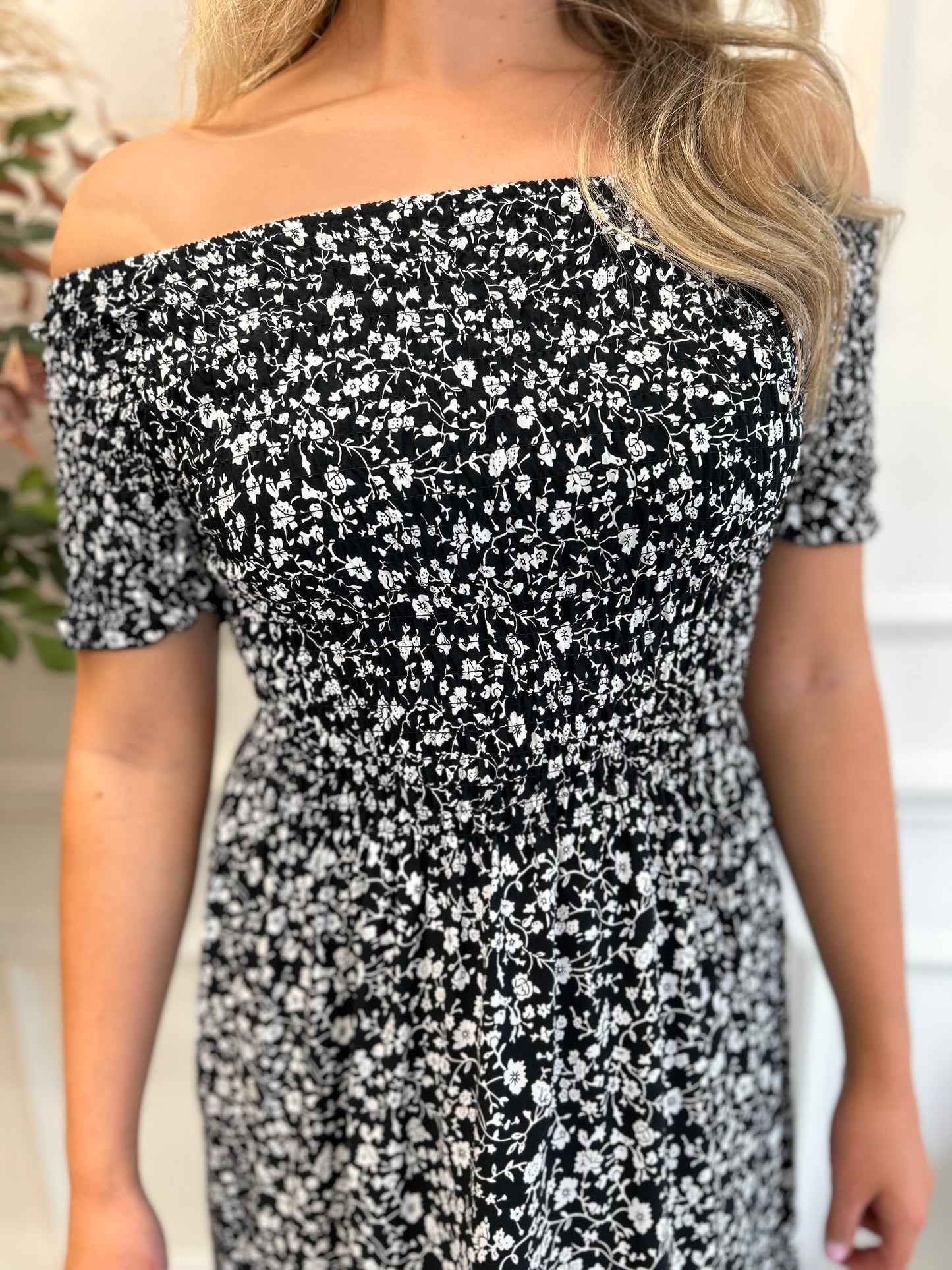 Mia Floral Dress Black