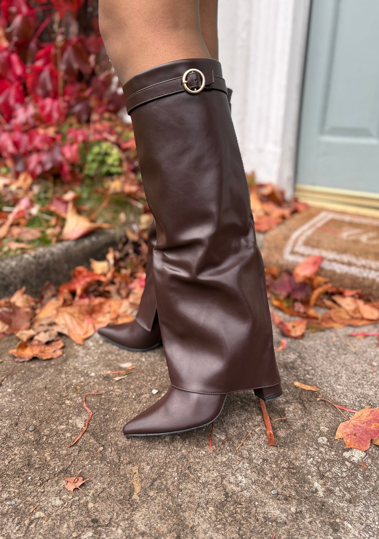 Lola Heeled Boot Brown