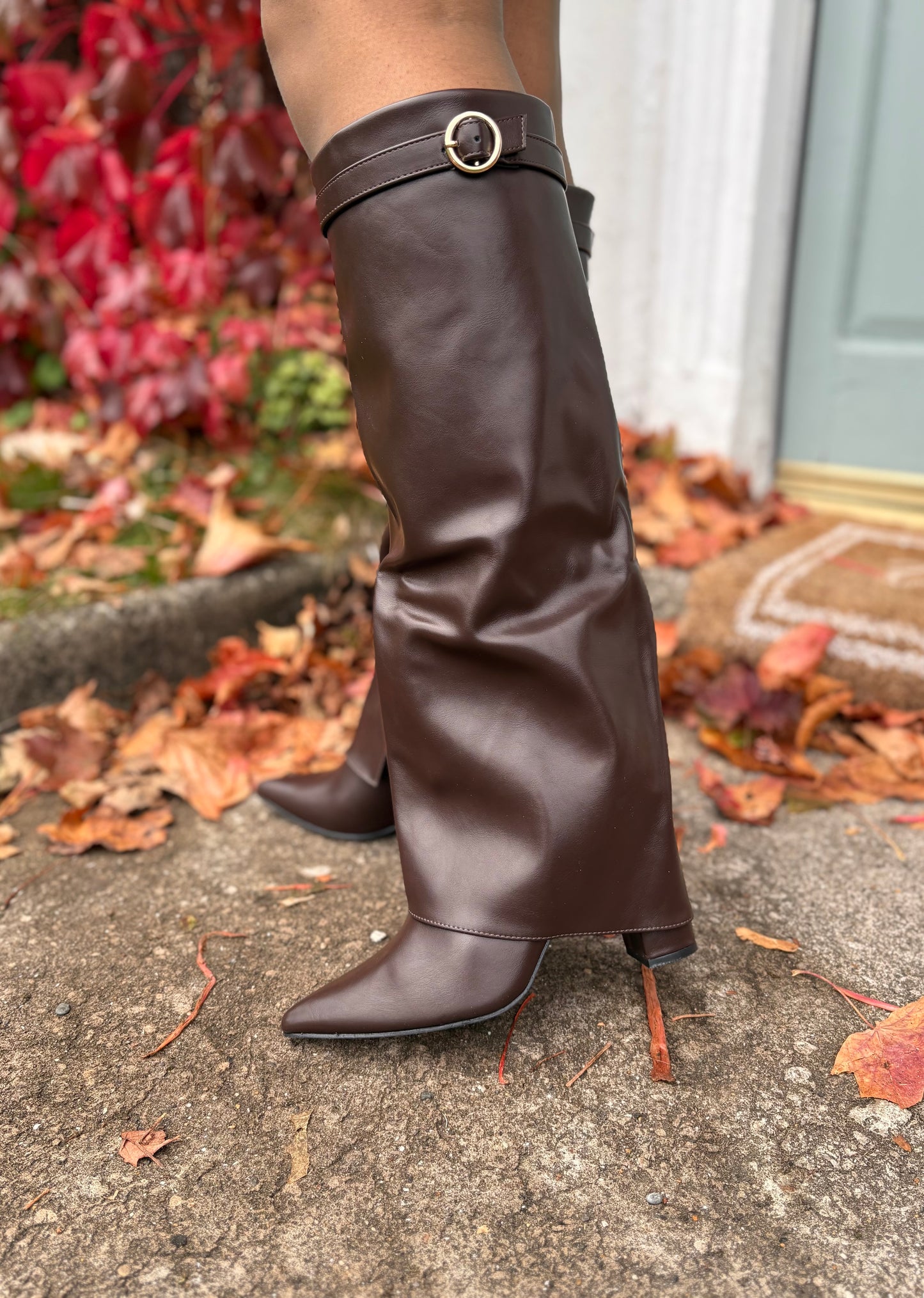 Lola Heeled Boot Brown