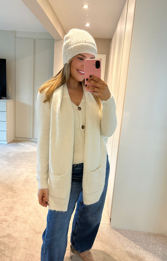 Jordan Knit, Scarf & Hat Cream