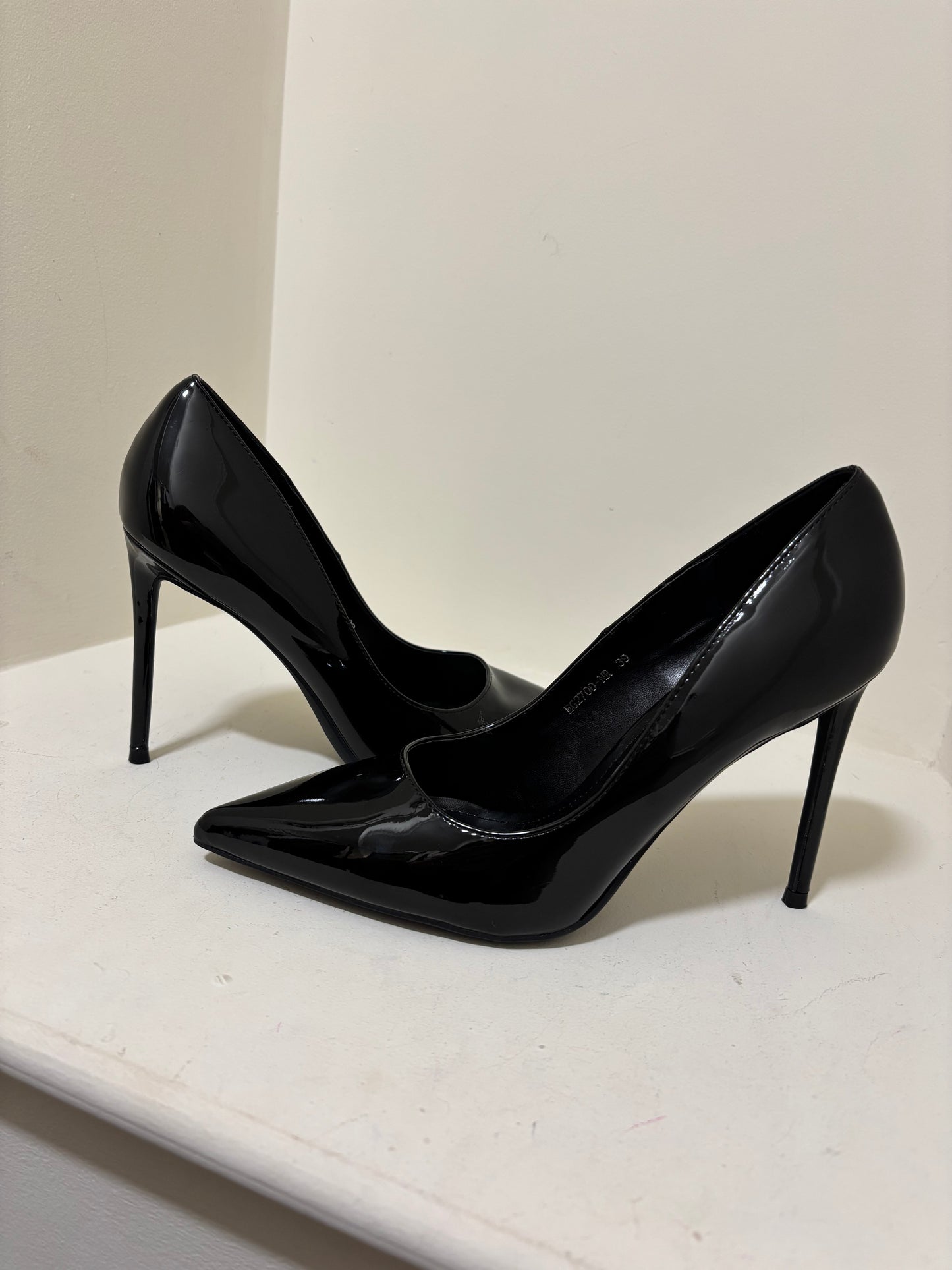 Sal Heel Black