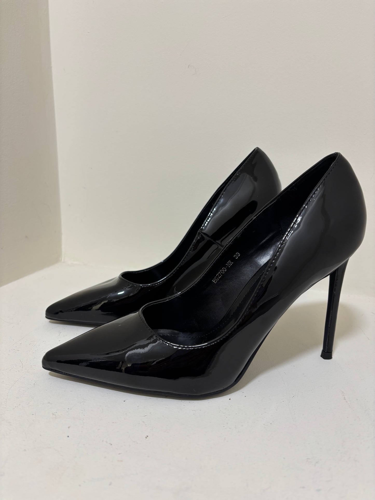 Sal Heel Black