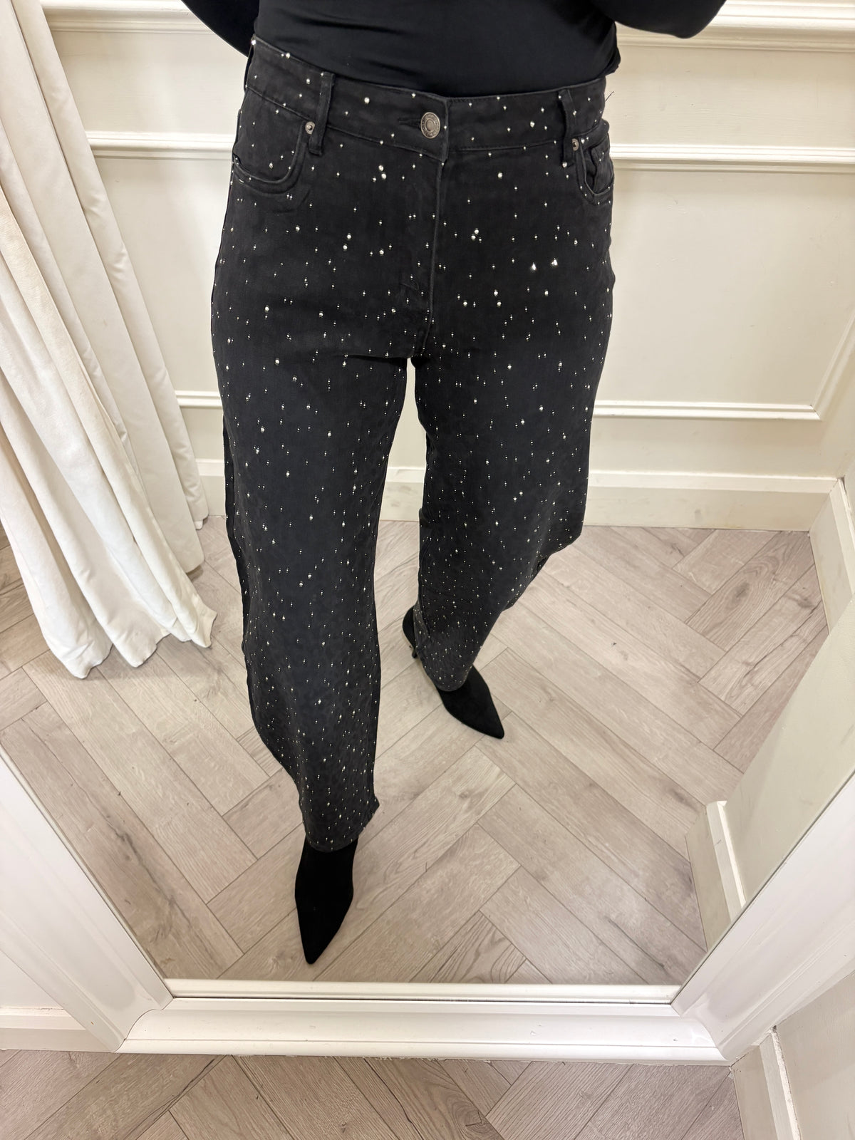 Clea Embellished Jean Black
